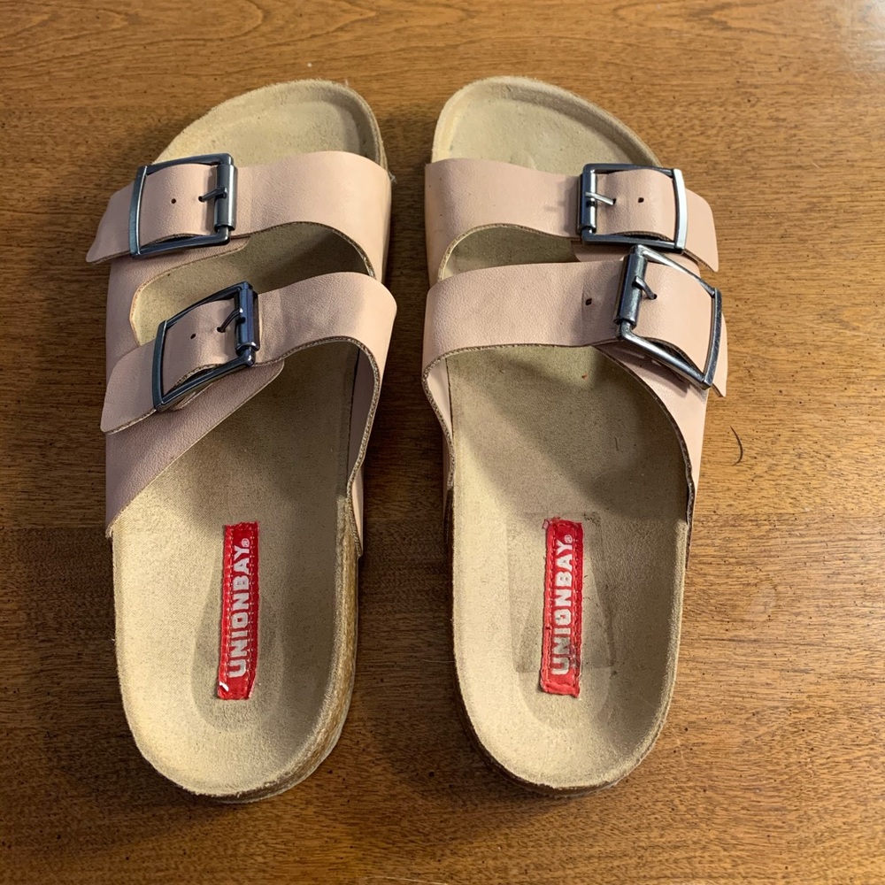 Sandals - Picture 1 of 3